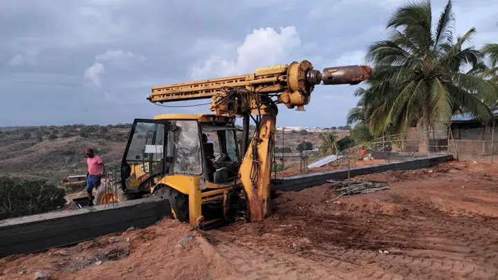 Sonda num estaleiro de obra